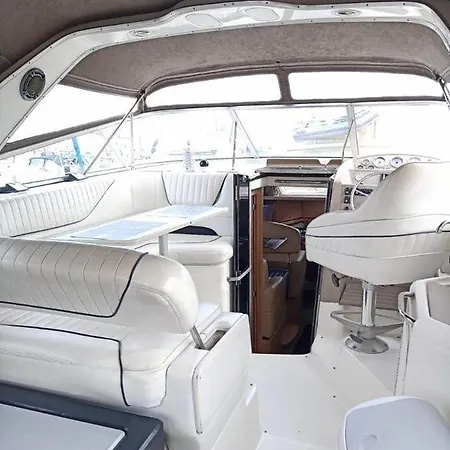 Bateau A Quai 4 Personnes Ботель